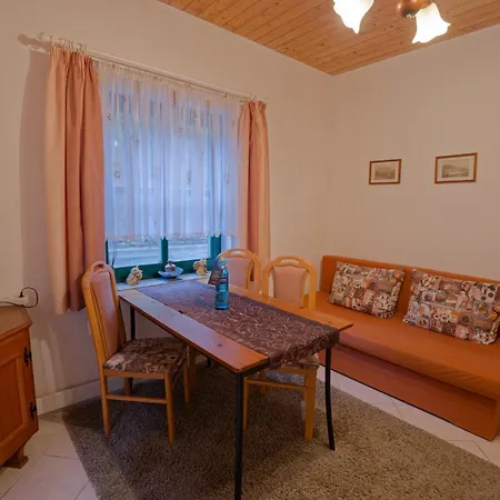 Uhu Neben Der Schrammsteinbaude *